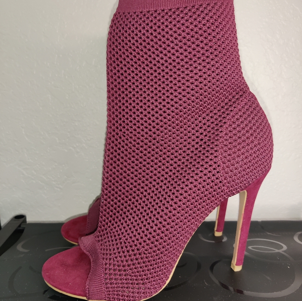 Fashion Nova Elegant Burgundy Peep-Toe Heels